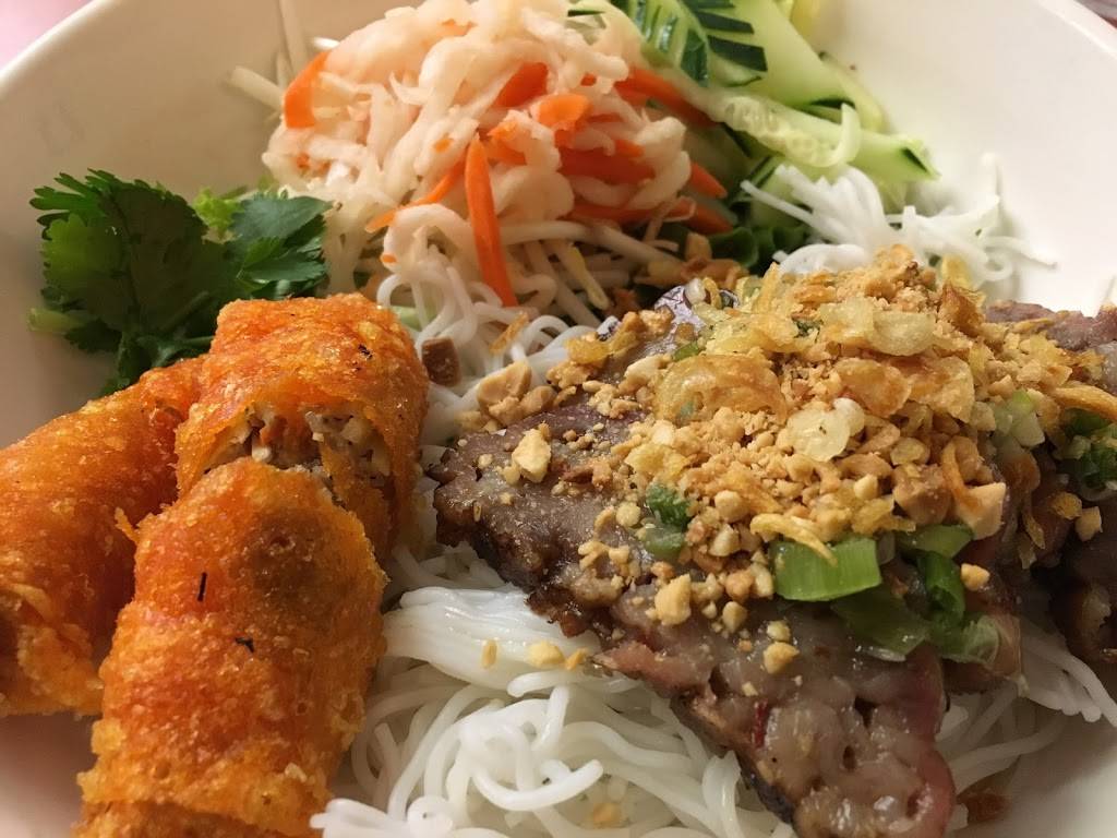 Huong Lan 10 | restaurant | 5669 E Kings Canyon Rd #102, Fresno, CA 93727, USA | 5592515000 OR +1 559-251-5000
