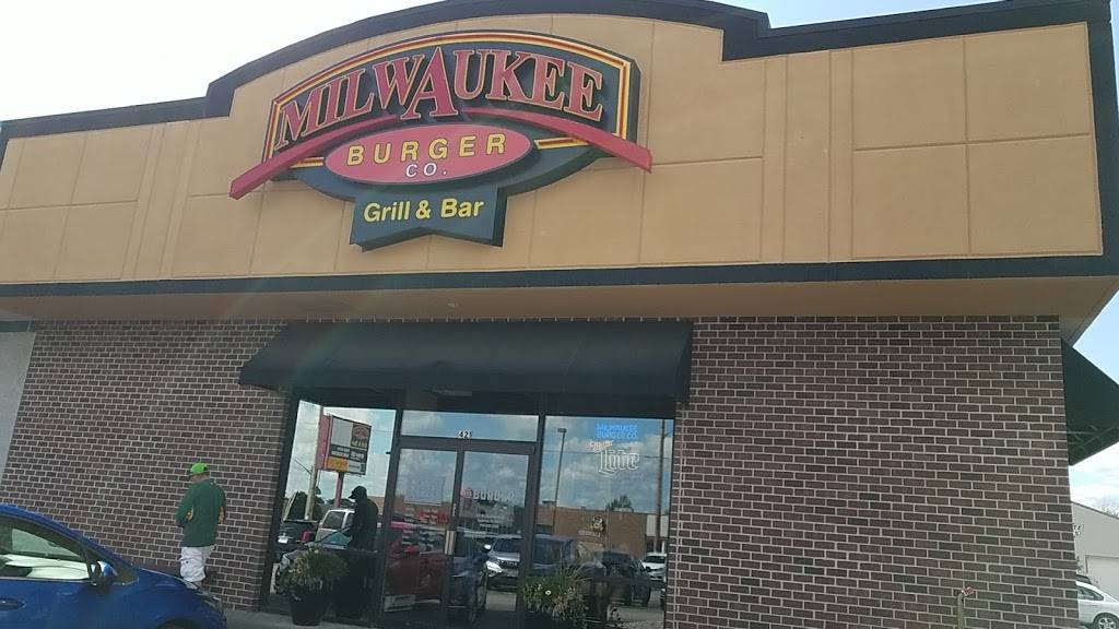 Milwaukee Burger Company | restaurant | 421 N Casaloma Dr, Appleton, WI 54913, USA | 9202023558 OR +1 920-202-3558