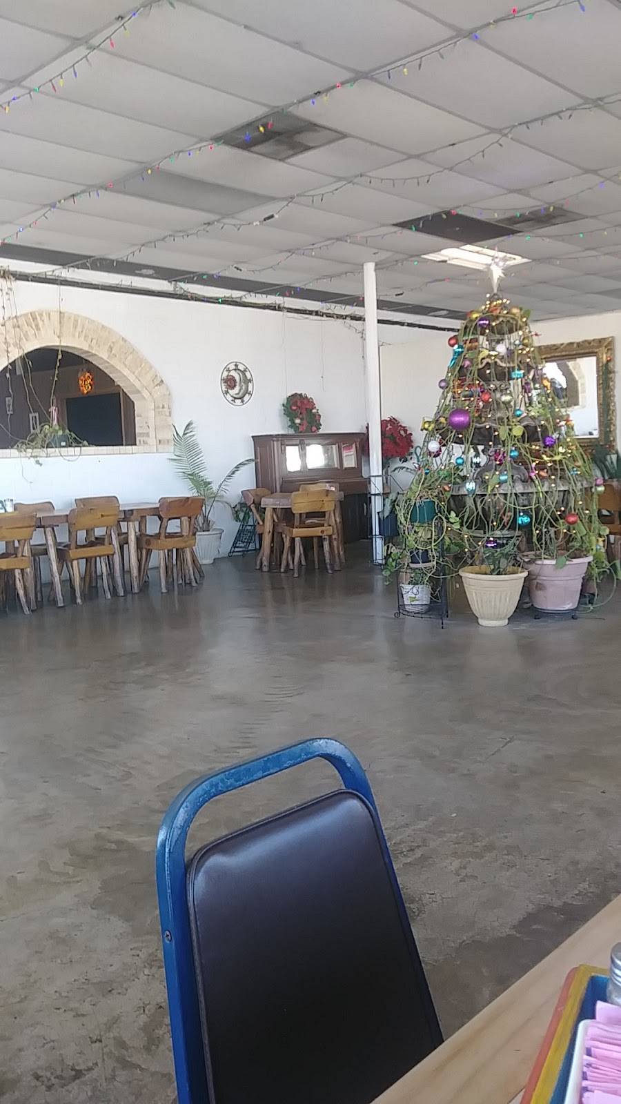 La Hacienda Mexican Restaurant | restaurant | 130 S Hill St, Tatum, TX 75691, USA | 9039472666 OR +1 903-947-2666