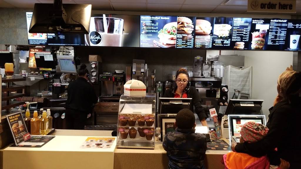 McDonalds | cafe | 1481 N Opdyke Rd, Auburn Hills, MI 48326, USA | 2483733227 OR +1 248-373-3227