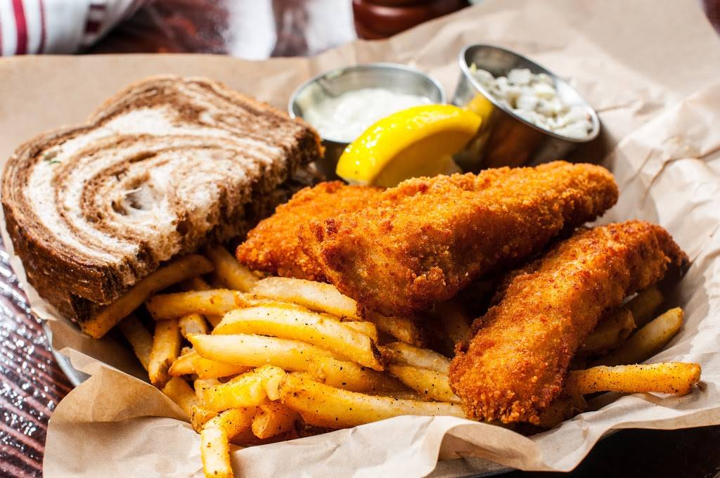 Bass Bay Brewhouse | restaurant | S79W15851 Aud Mar Dr, Muskego, WI 53150, USA | 4143779449 OR +1 414-377-9449