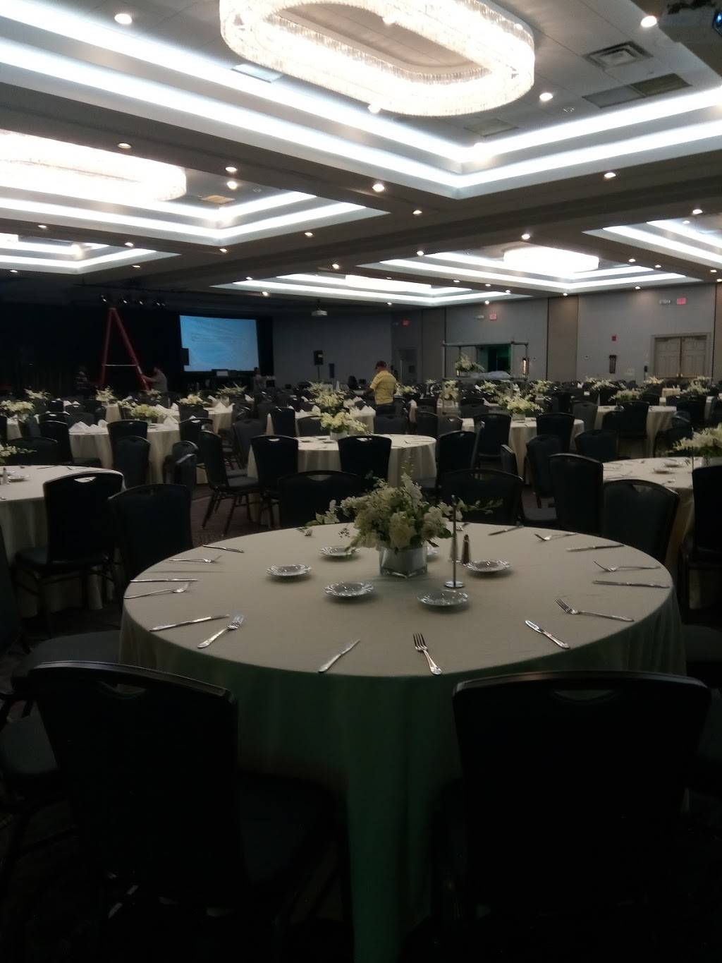 Great Room Lounge | restaurant | 1350 Walt Whitman Rd, Melville, NY 11747, USA | 6314231600 OR +1 631-423-1600