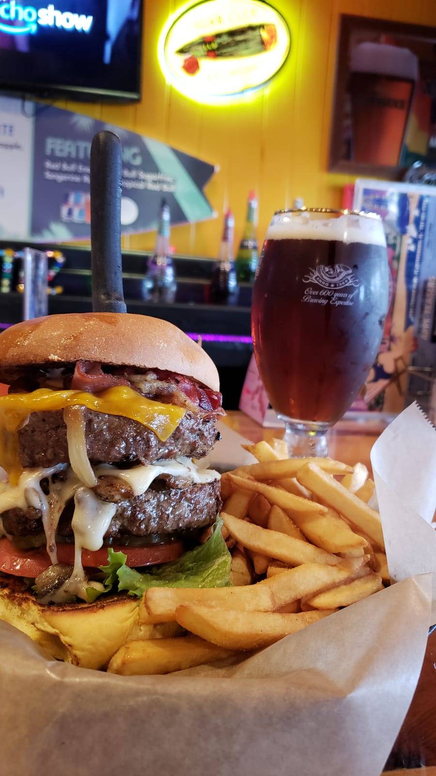 Hamburger Marys St Pete | restaurant | 2901 Tyrone Blvd N, St. Petersburg, FL 33710, USA | 7278519386 OR +1 727-851-9386