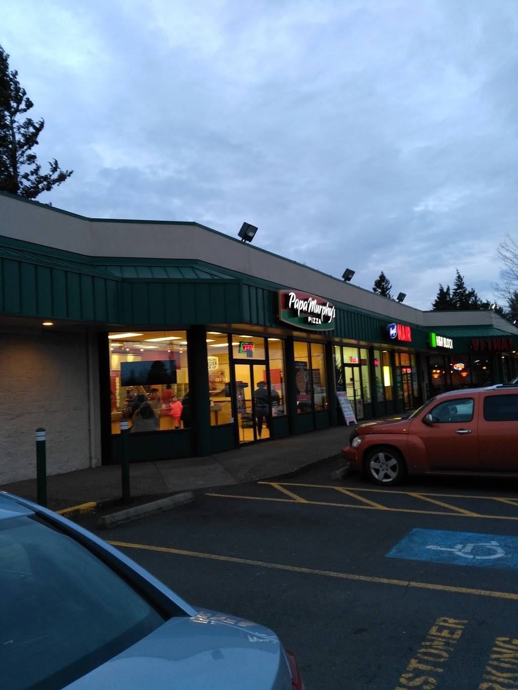 Papa Murphys Take N Bake Pizza | meal takeaway | 731 NE 242nd Dr, Wood Village, OR 97060, USA | 5036663650 OR +1 503-666-3650