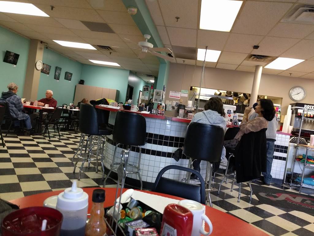 Ninas Cafe & Carousel | cafe | 1710 W Main St, Kalamazoo, MI 49006, USA | 2693736462 OR +1 269-373-6462