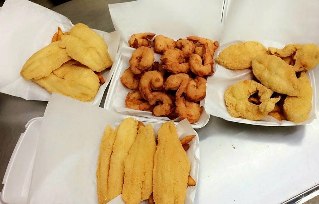 Wingz It Iz | meal takeaway | 9106 S Stony Island Ave, Chicago, IL 60617, USA | 7737348750 OR +1 773-734-8750