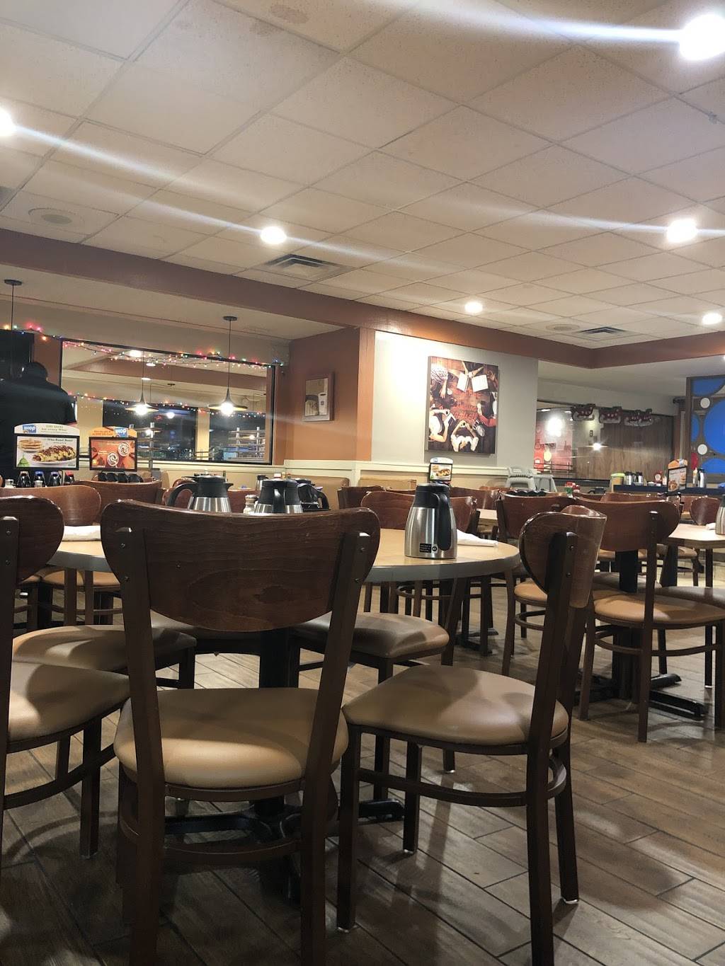 IHOP | bakery | 718 W Ventura St, Fillmore, CA 93015, USA | 8055241456 OR +1 805-524-1456