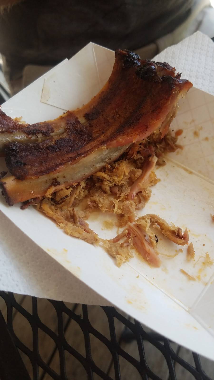 Big Blues Que | restaurant | 400 S Broad St, Creal Springs, IL 62922, USA | 6189221130 OR +1 618-922-1130