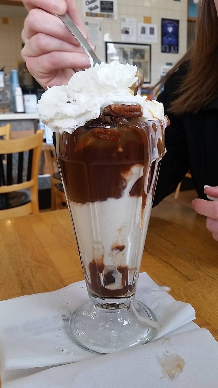 The Chocolate Factory | restaurant | 4932, 1402 S Main St, West Bend, WI 53095, USA | 2623068894 OR +1 262-306-8894