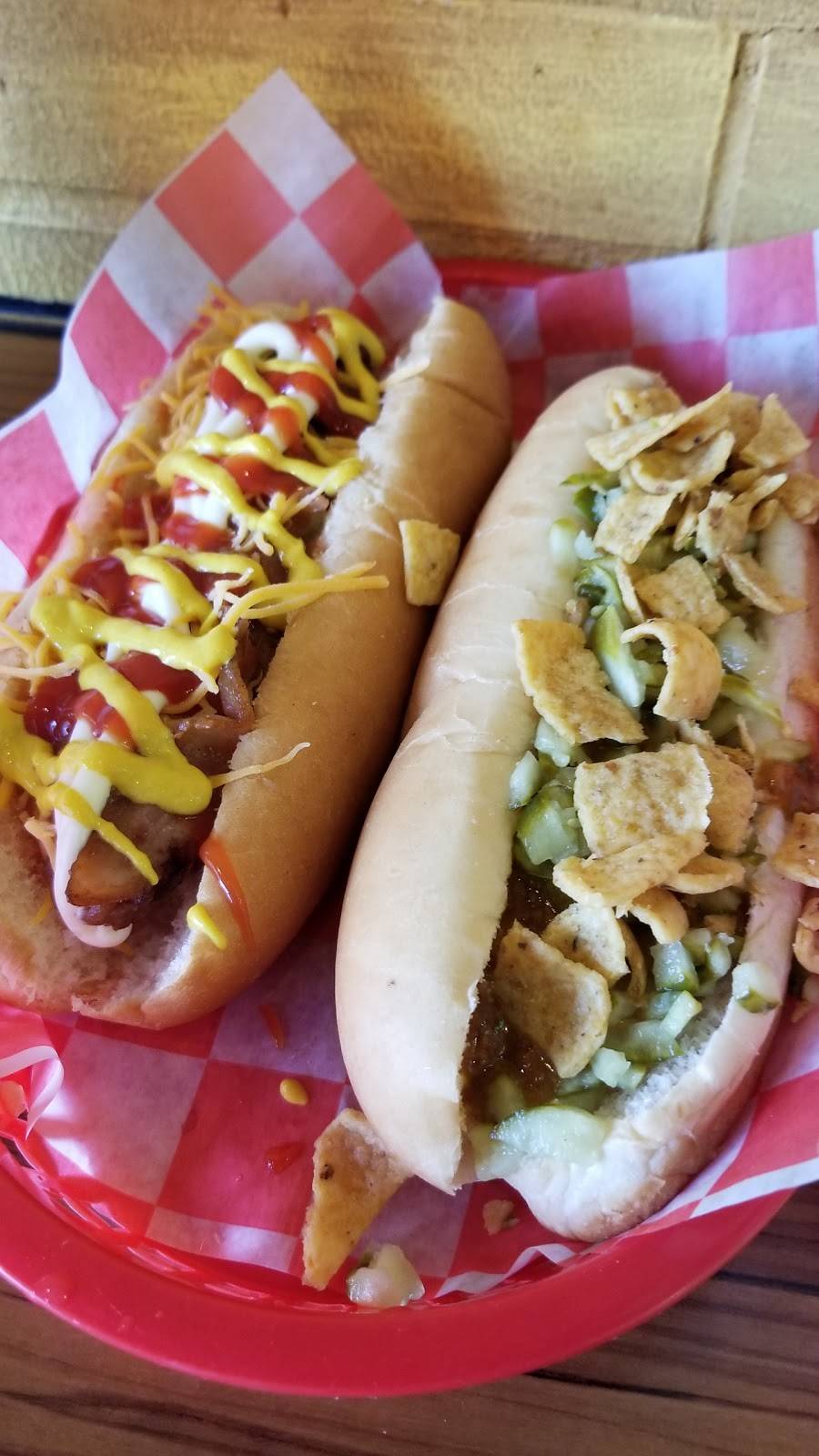 Dog Central | restaurant | 111 E Michigan St, Mt Pleasant, MI 48858, USA | 9893173076 OR +1 989-317-3076