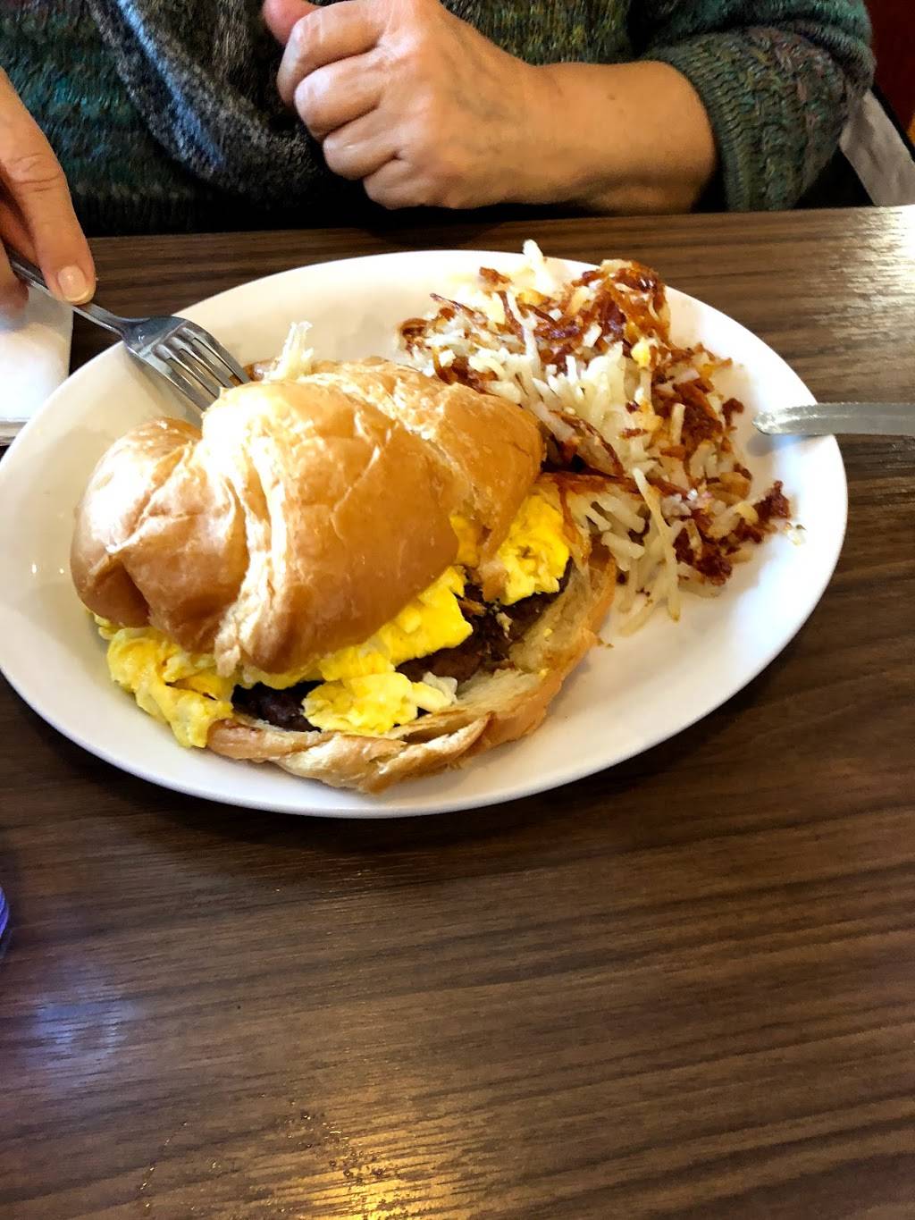 The Double Yolk Cafe | restaurant | 117 E Van Buren St, Woodstock, IL 60098, USA | 8153380180 OR +1 815-338-0180