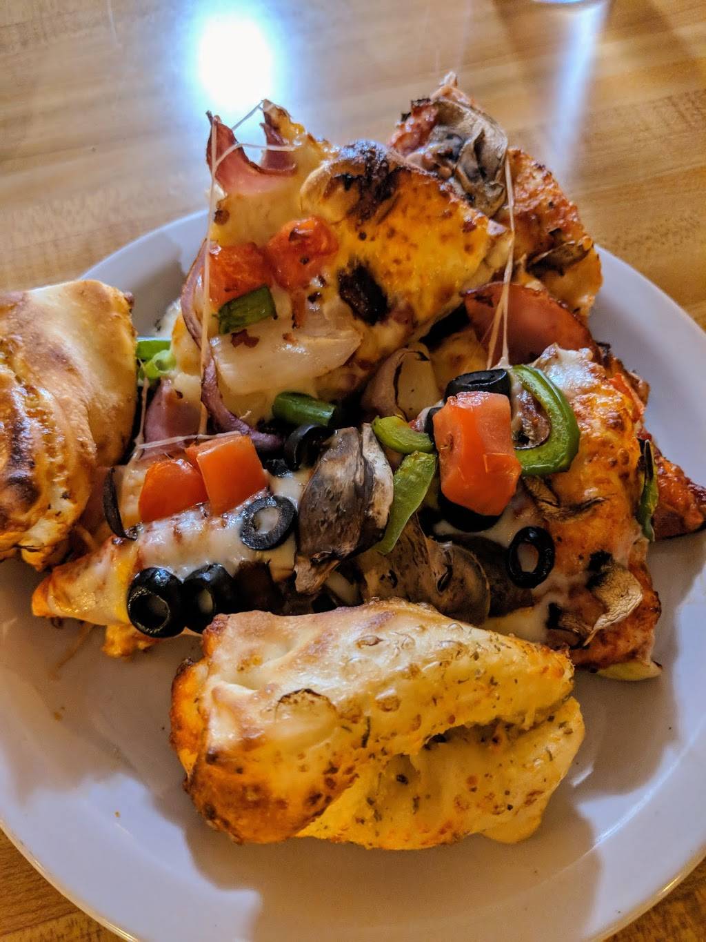 Round Table Pizza | meal delivery | 680 Edith Ave, Corning, CA 96021, USA | 5308242134 OR +1 530-824-2134