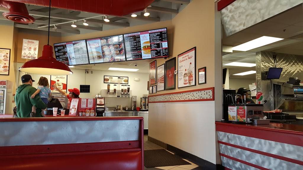 Freddys Frozen Custard & Steakburgers | restaurant | 8843 Potranco Rd, San Antonio, TX 78251, USA | 2105202436 OR +1 210-520-2436