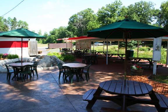 The Drive In Restaurant | restaurant | 572 Bench St, Taylors Falls, MN 55084, USA | 6514657831 OR +1 651-465-7831