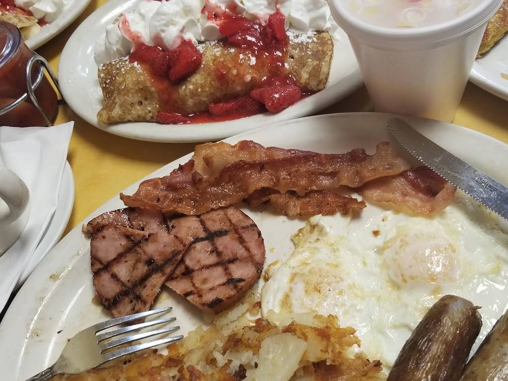 Brandons Diner Three | restaurant | 10271 Magnolia Ave, Riverside, CA 92503, USA | 9516372782 OR +1 951-637-2782