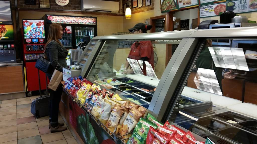 Subway Restaurants | restaurant | 150 Bay St, Staten Island, NY 10301, USA | 7187271777 OR +1 718-727-1777
