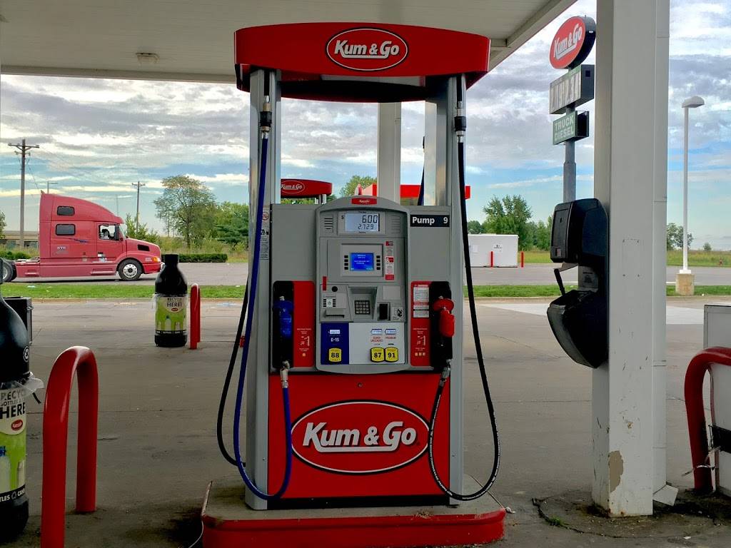 Kum & Go | meal takeaway | 1203 Guthrie St, De Soto, IA 50069, USA | 5158342500 OR +1 515-834-2500