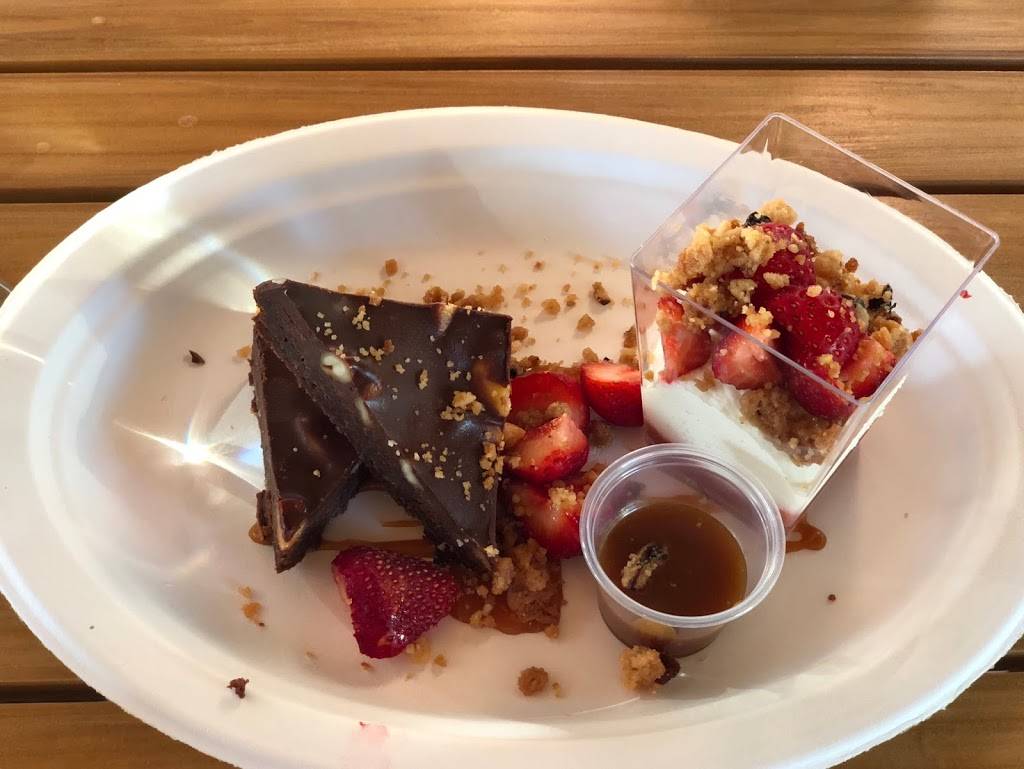 Panache Mobile | restaurant | 8705 Chemin Royal, Sainte-Pétronille, QC G0A 4C0, Canada | 4186922211 OR +1 418-692-2211