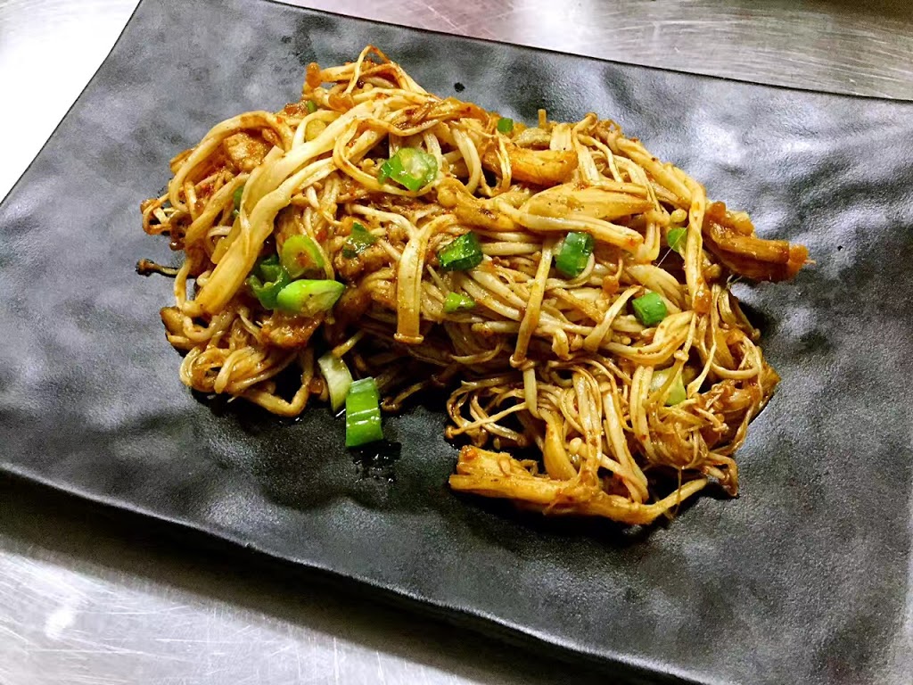 JiangHu Asian Street Food | restaurant | 110 E Court St, Iowa City, IA 52240, USA | 3195691733 OR +1 319-569-1733