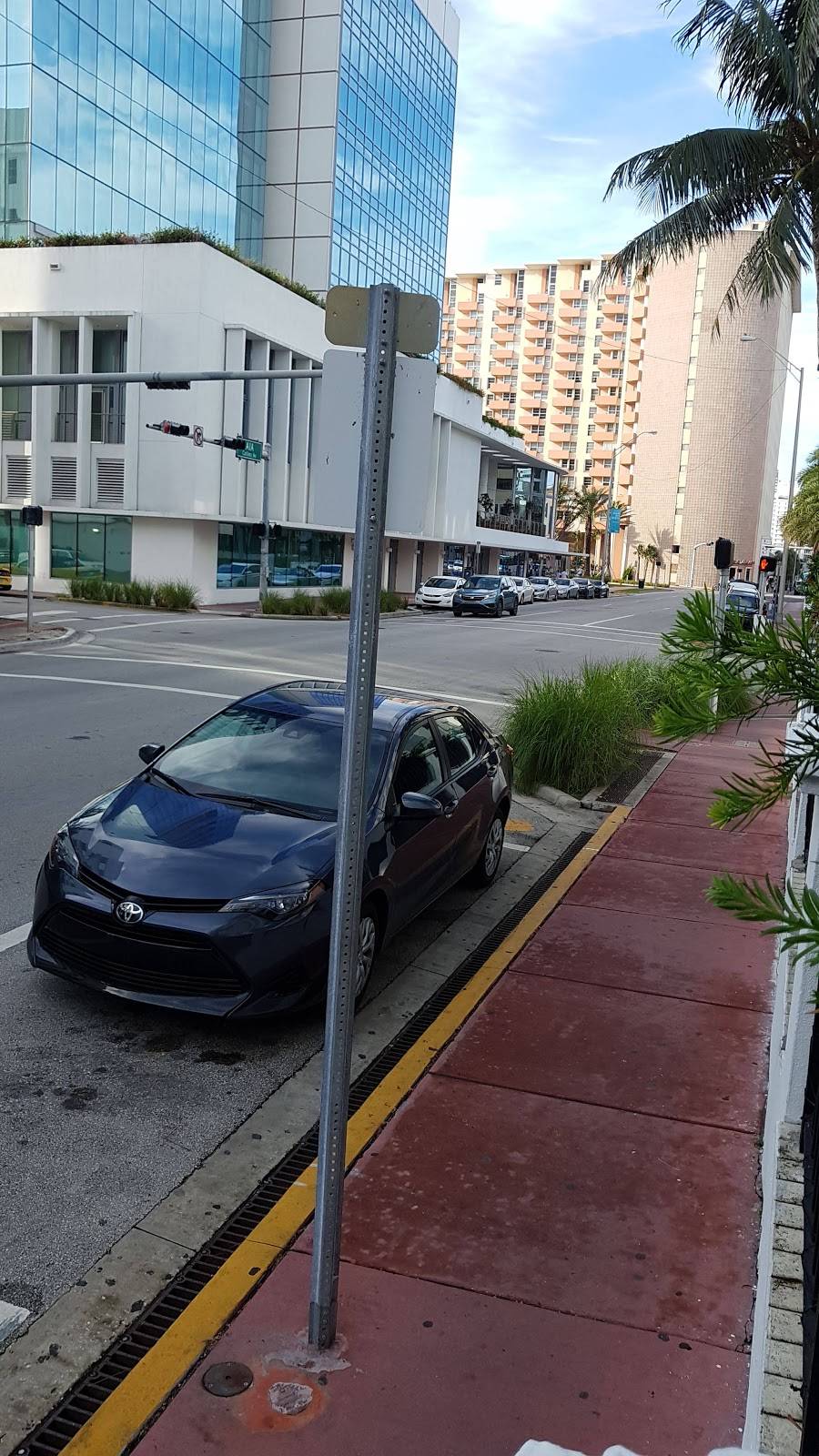 Gin + Collins | restaurant | 2912 Collins Ave, Miami Beach, FL 33140, USA | 7862644720 OR +1 786-264-4720