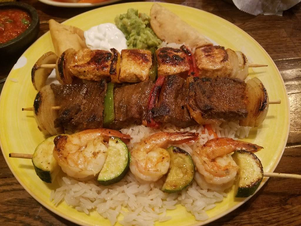 Lalos Restaurant | restaurant | 3011 S Harlem Ave, Berwyn, IL 60402, USA | 7084849311 OR +1 708-484-9311