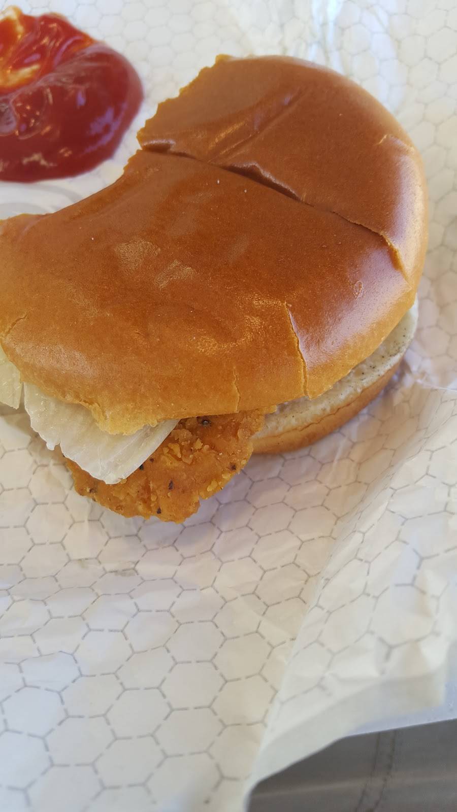 Wendys | restaurant | 1411 Bellefontaine St, Wapakoneta, OH 45895, USA | 4197389383 OR +1 419-738-9383