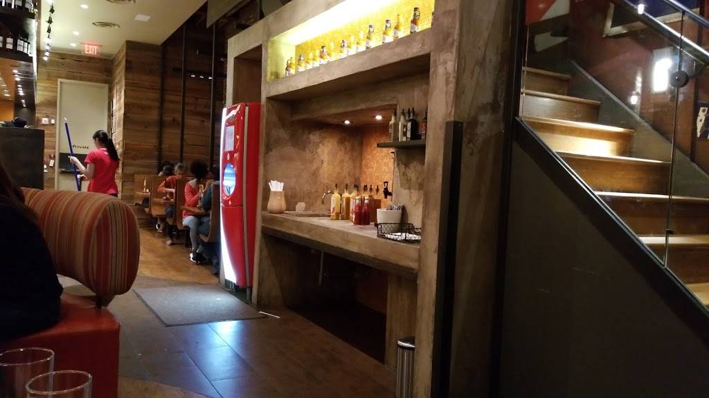 Nandos Peri Peri | restaurant | 702 King St, Alexandria, VA 22314, USA | 5718589945 OR +1 571-858-9945