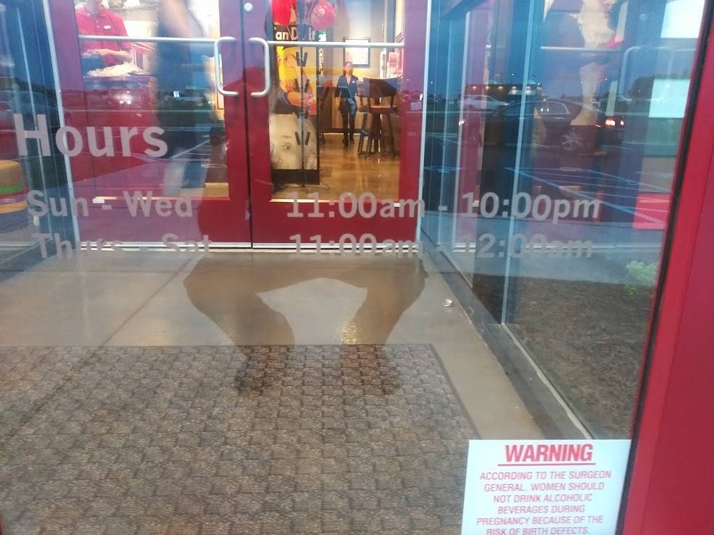 Red Robin Gourmet Burgers and Brews | restaurant | 140 Commerce Dr, Middletown, DE 19709, USA | 3023149109 OR +1 302-314-9109