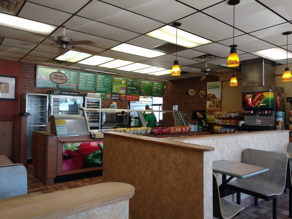 Subway | restaurant | 903 E 5th St, Metropolis, IL 62960, USA | 6185244636 OR +1 618-524-4636