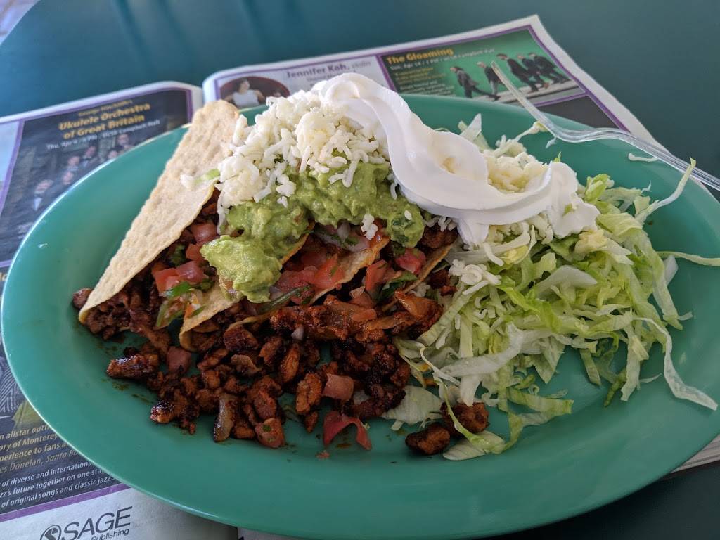 Super Cucas | restaurant | 626 W Micheltorena St, Santa Barbara, CA 93101, USA | 8059624028 OR +1 805-962-4028