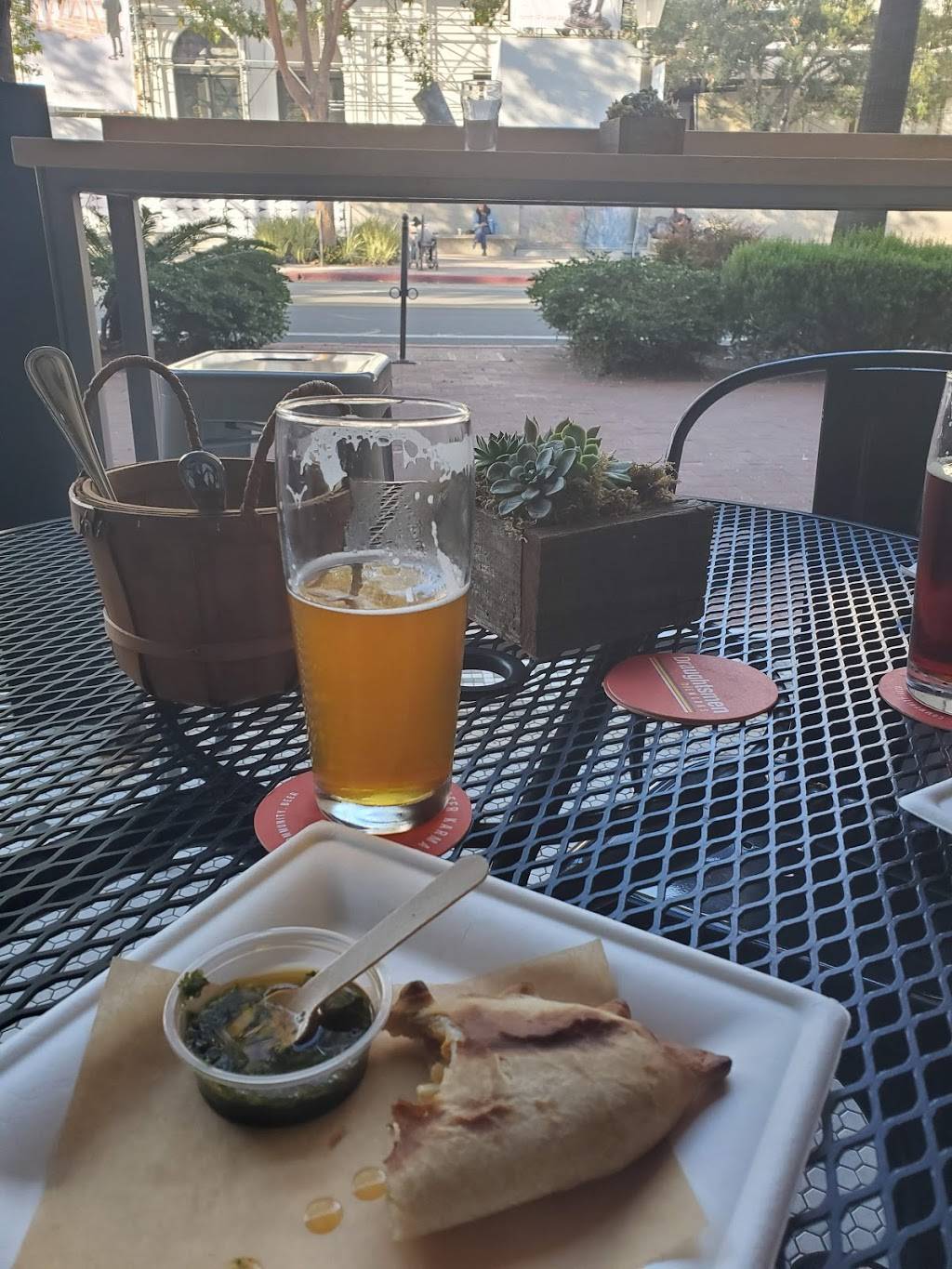 Buena Onda Empanadas at Mosaic Locale | restaurant | 1131 State St, Santa Barbara, CA 93101, USA | 8056995672 OR +1 805-699-5672