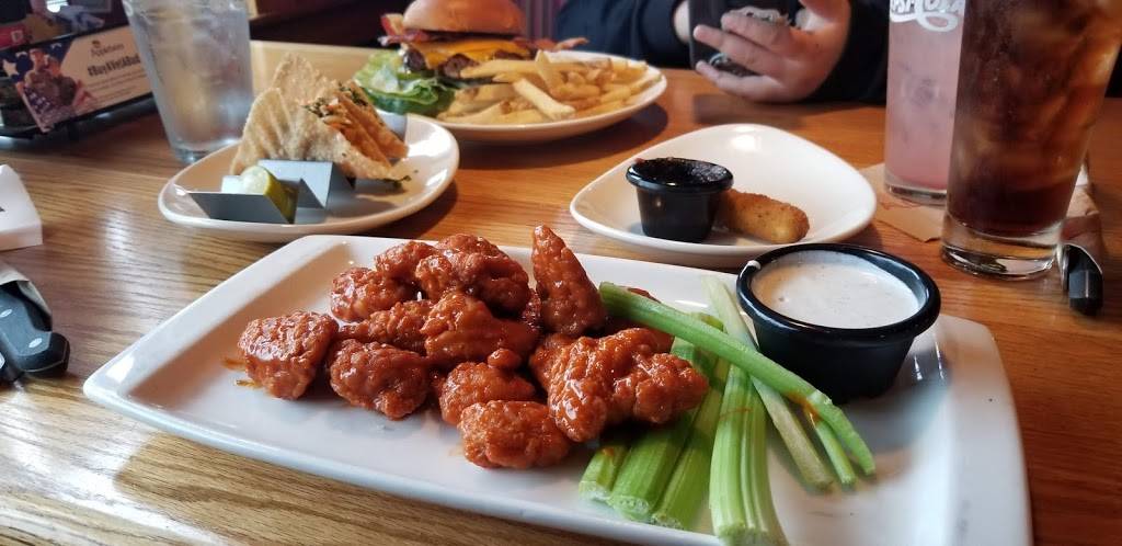 Applebees Grill + Bar | restaurant | 10172 SE 82nd Ave, Portland, OR 97086, USA | 5037757770 OR +1 503-775-7770