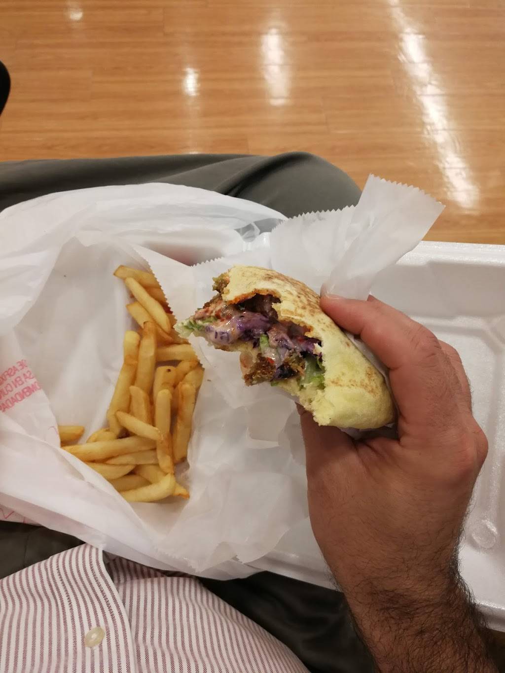 Five Boroughs Restaurant Norfolk | restaurant | 2019 Colley Ave, Norfolk, VA 23517, USA | 7572267219 OR +1 757-226-7219