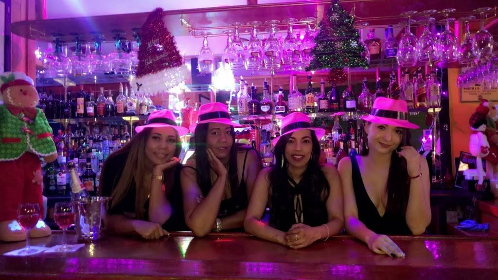 La Setenta Bar & Grill | restaurant | 855 Broad St, Central Falls, RI 02863, USA | 7819578308 OR +1 781-957-8308