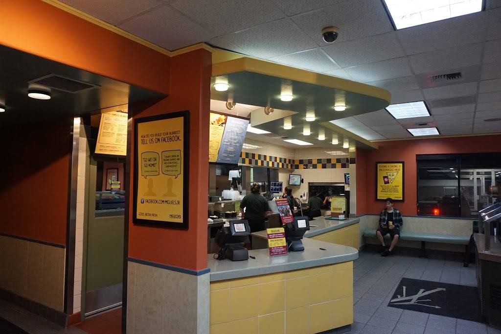 Miguels Jr | restaurant | 1570 W 6th St, Corona, CA 92882, USA | 9512797780 OR +1 951-279-7780