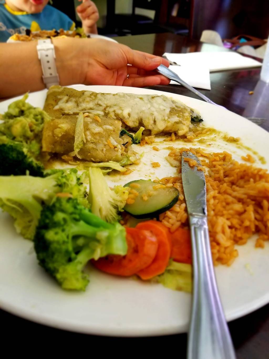 El Rio Bravo | restaurant | 5853 Washington Blvd, Culver City, CA 90232, USA | 3239389858 OR +1 323-938-9858