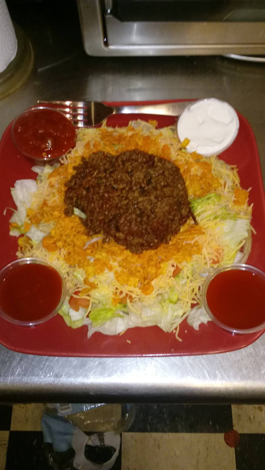 Oak Wood Tavern Inc | restaurant | 108 S Jefferson St, Kittanning, PA 16201, USA | 7245485115 OR +1 724-548-5115