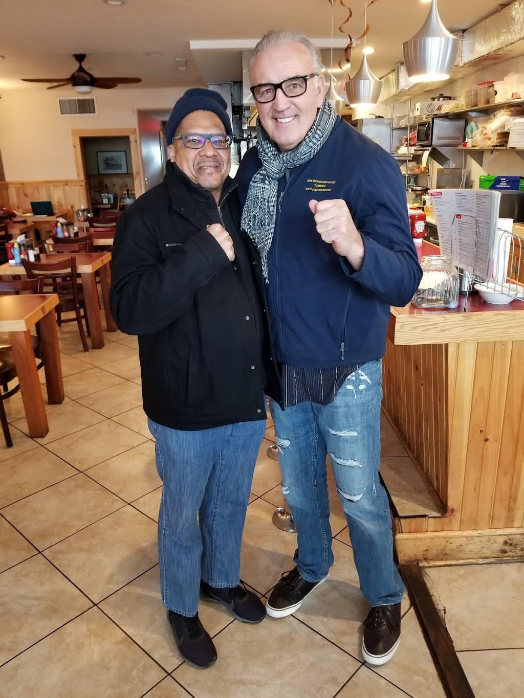 Fanwood Grille | bakery | 34 S Martine Ave, Fanwood, NJ 07023, USA | 9083229500 OR +1 908-322-9500