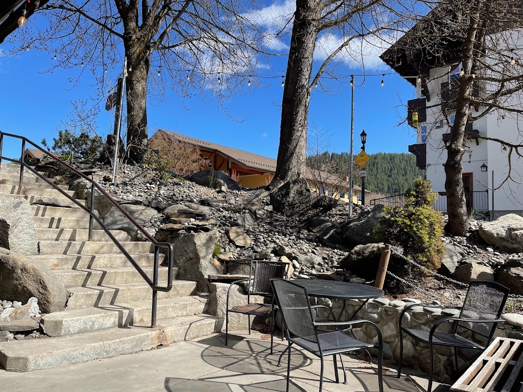 Ducks and Drakes | night club | 221 8th St, Leavenworth, WA 98826, USA | 5094709824 OR +1 509-470-9824