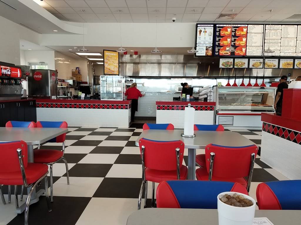 Flying Burger & Seafood | restaurant | 322 E Hawkins Pkwy, Longview, TX 75605, USA | 9034751537 OR +1 903-475-1537