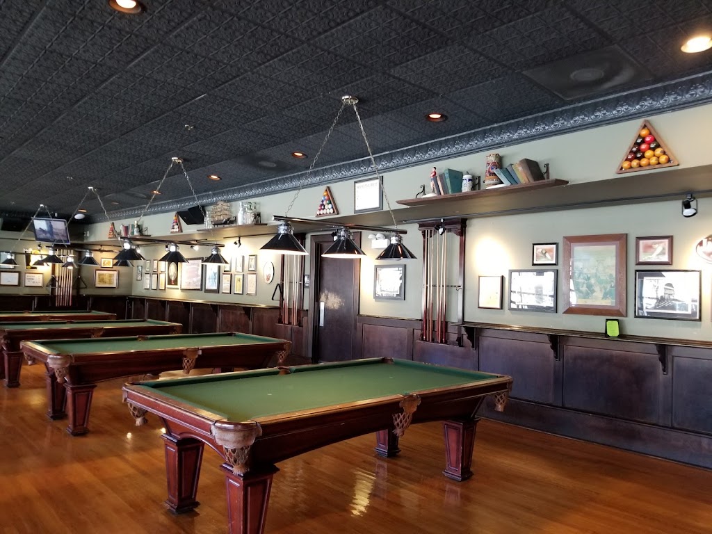 Seven Ten Social | restaurant | 1055 E 55th St, Chicago, IL 60615, USA | 7733472695 OR +1 773-347-2695