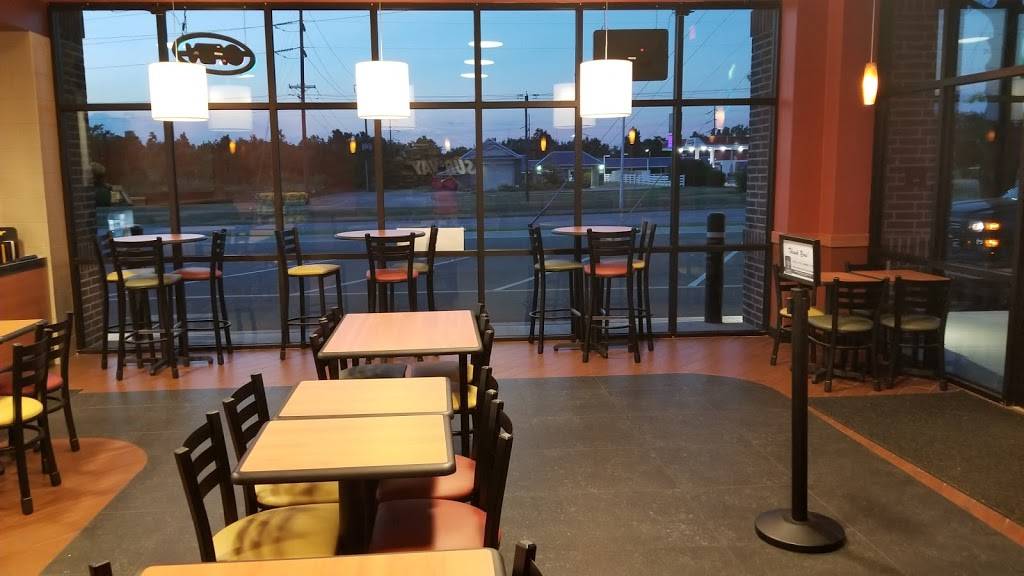 Subway | restaurant | 8022 NW 39th Expy, Bethany, OK 73008, USA | 4054706498 OR +1 405-470-6498