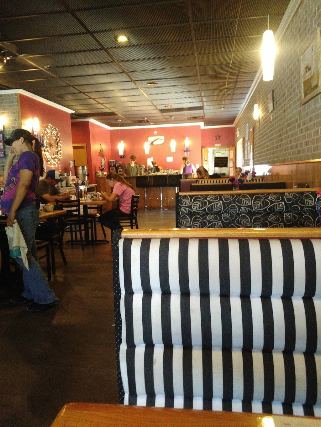 Caraway Cafe | cafe | 1403 Main St, Crete, IL 60417, USA | 7083042489 OR +1 708-304-2489