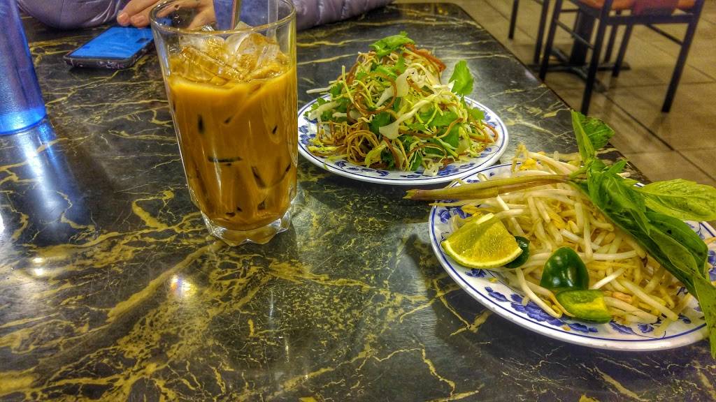 Pho To Chau | restaurant | 18230 E Valley Hwy # 146, Kent, WA 98032, USA | 4252518448 OR +1 425-251-8448