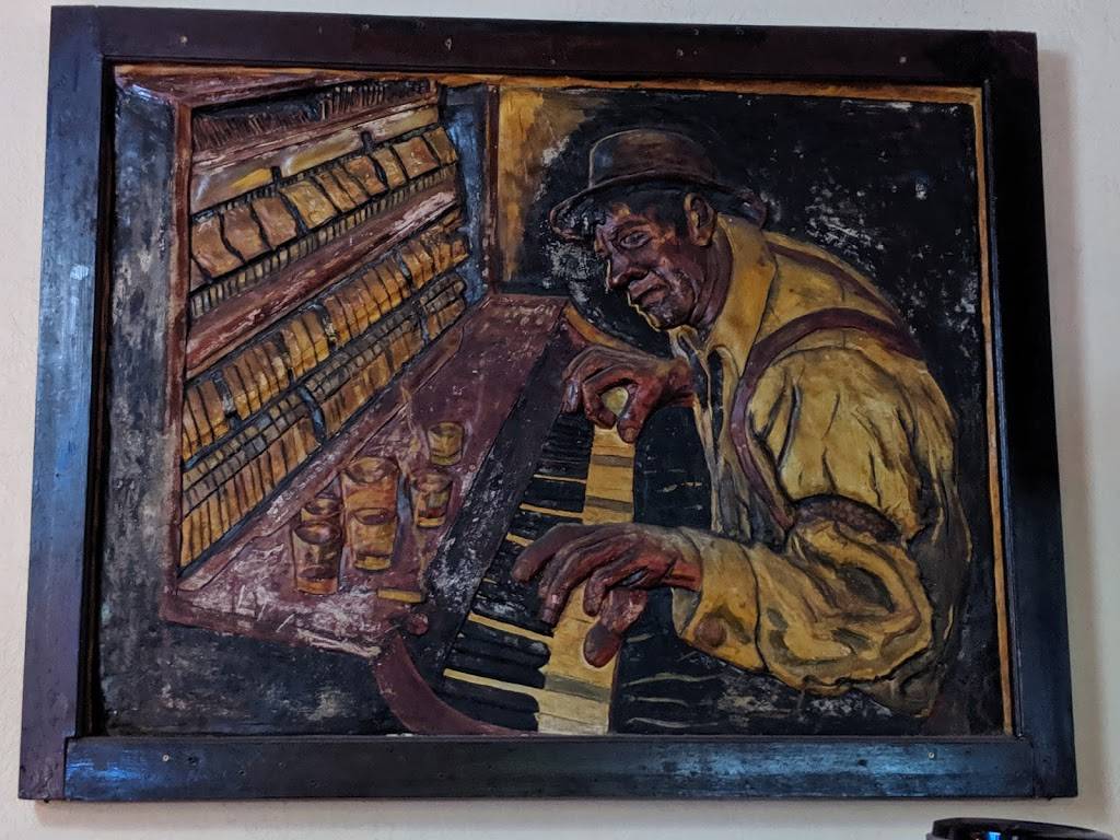 Bennys Restaurant & Lounge | restaurant | 517 W Colorado Ave, Colorado Springs, CO 80905, USA | 7196349309 OR +1 719-634-9309