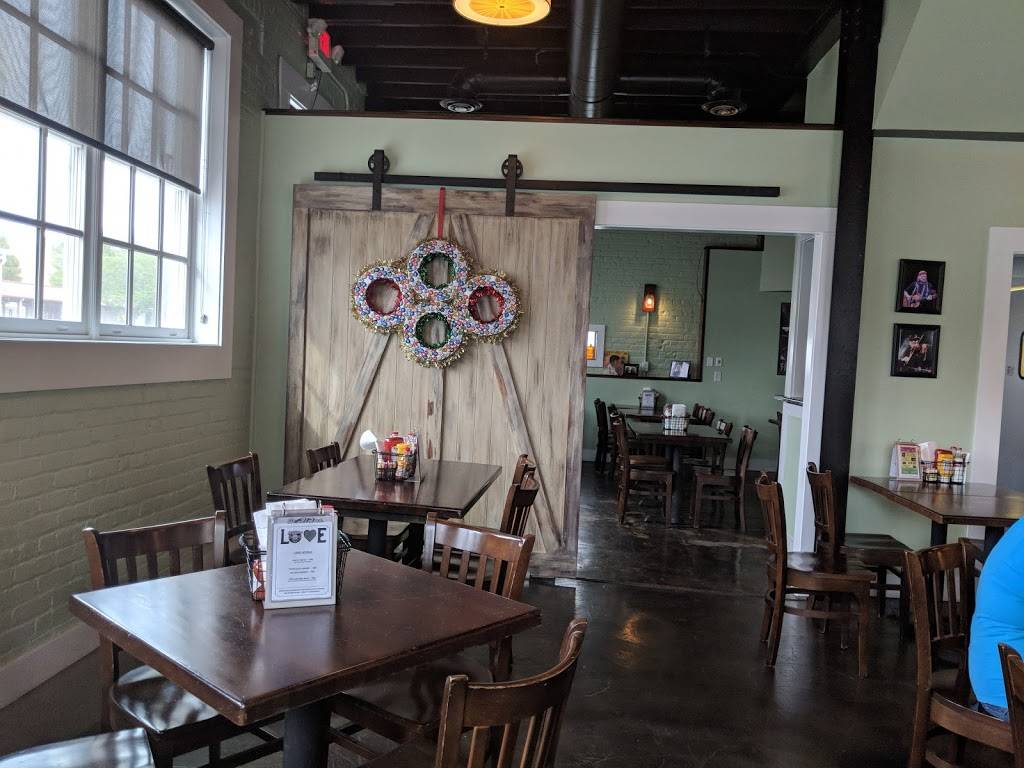 B-Sides - Burgers, Birds & Brews | restaurant | 467 Franklin St, Rocky Mount, VA 24151, USA | 5404562337 OR +1 540-456-2337