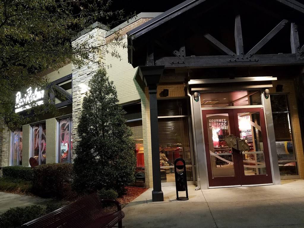 Red Robin Gourmet Burgers and Brews | restaurant | 2260 Walnut St, Cary, NC 27511, USA | 9198545415 OR +1 919-854-5415