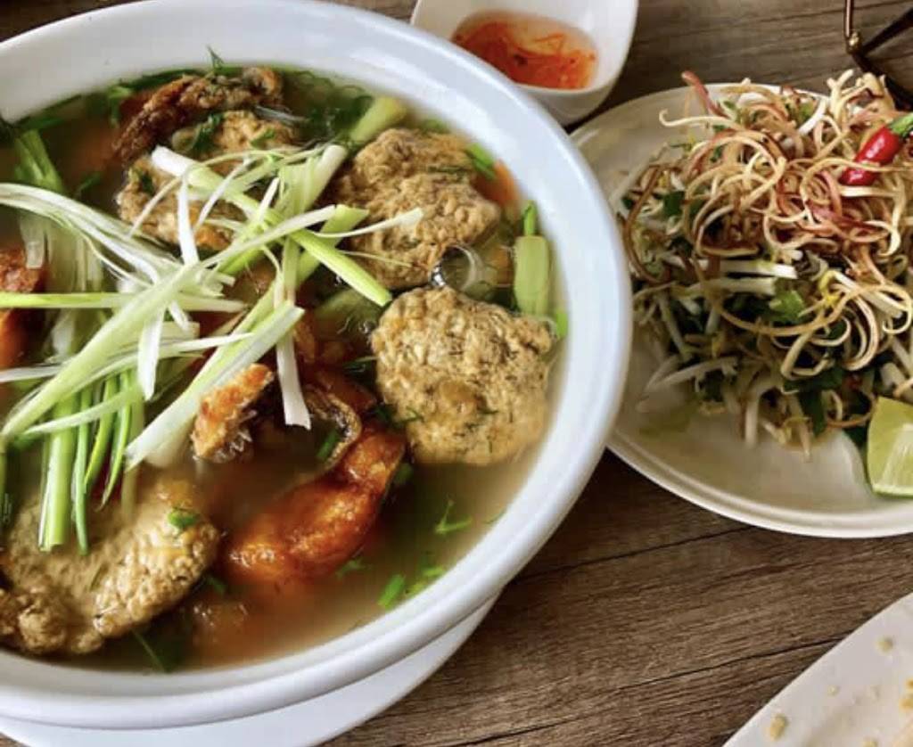 Pho Anh Vu | restaurant | 3200 Dufferin St, North York, ON M6A 3B2, Canada | 6473469333 OR +1 647-346-9333