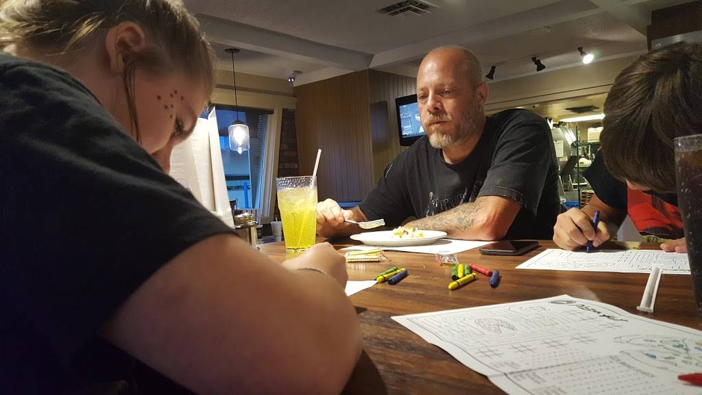 Pizza Hut | restaurant | 702 E Main St, Gas City, IN 46933, USA | 7656747774 OR +1 765-674-7774