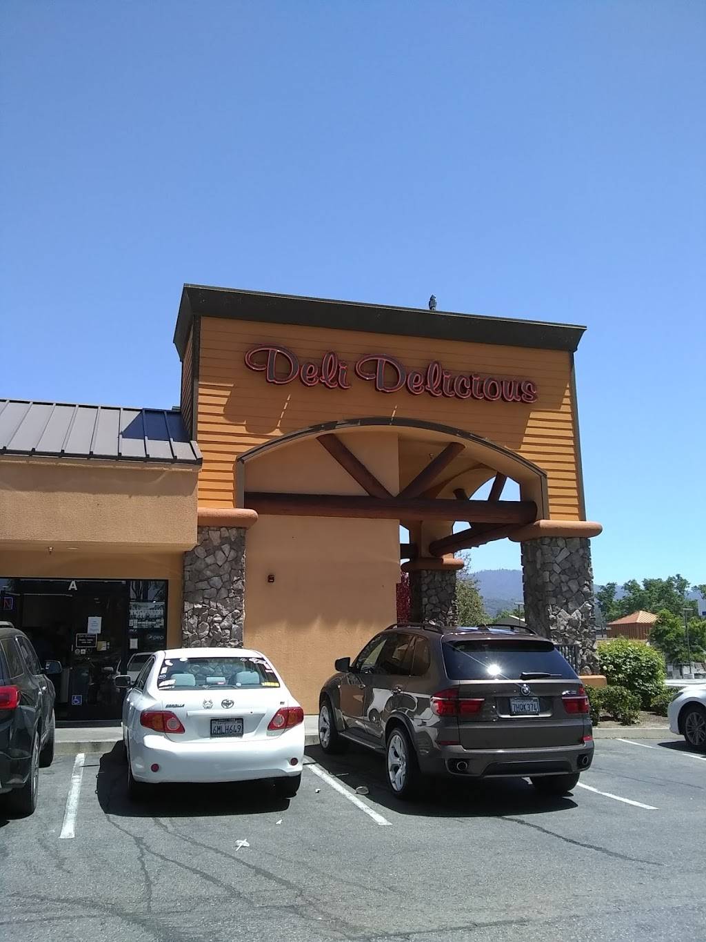 Deli Delicious | restaurant | 40208 CA-41 #A, Oakhurst, CA 93644, USA | 5596833033 OR +1 559-683-3033